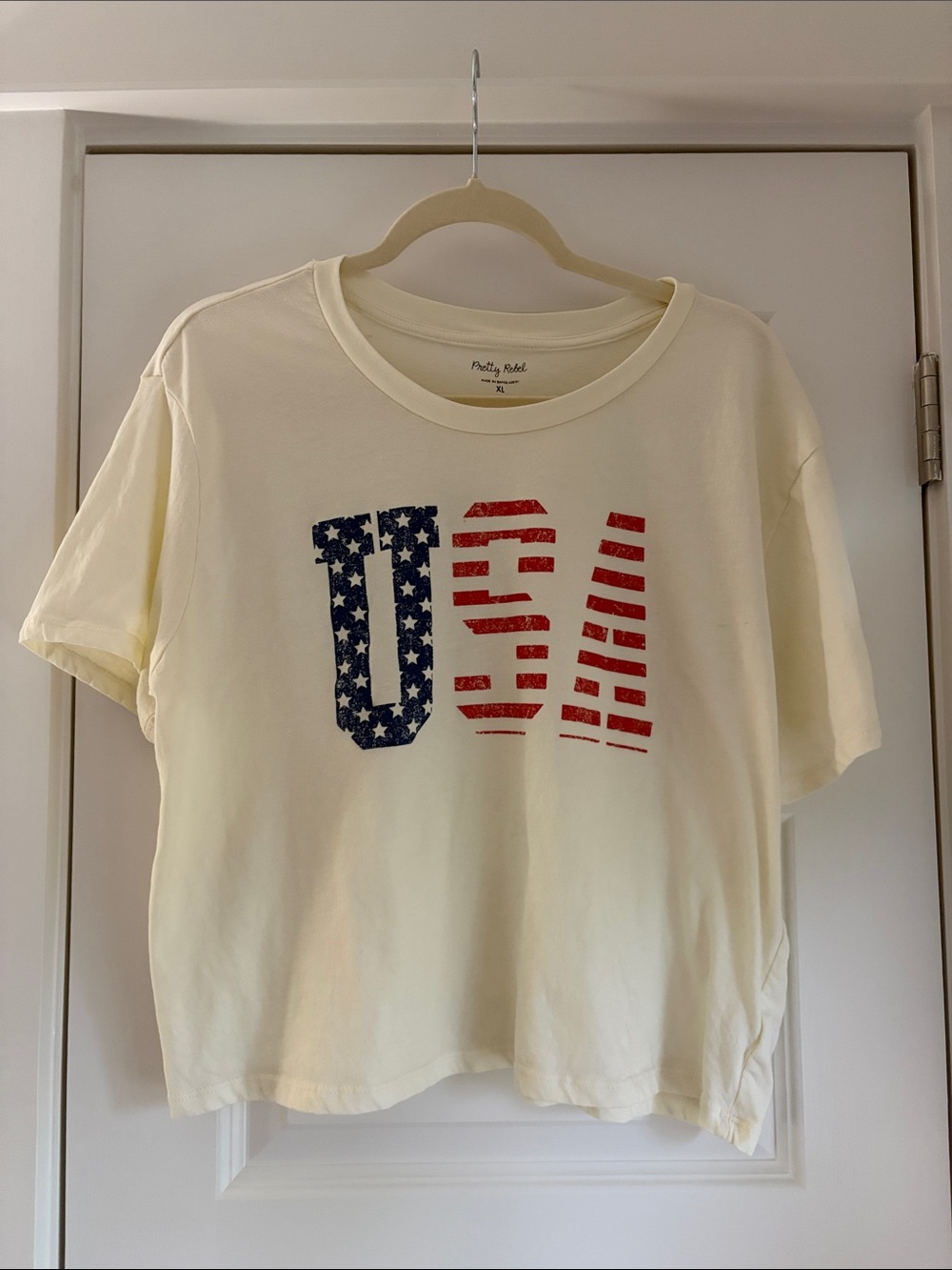 💙 Cream Short Sleeve USA Graphic Tee